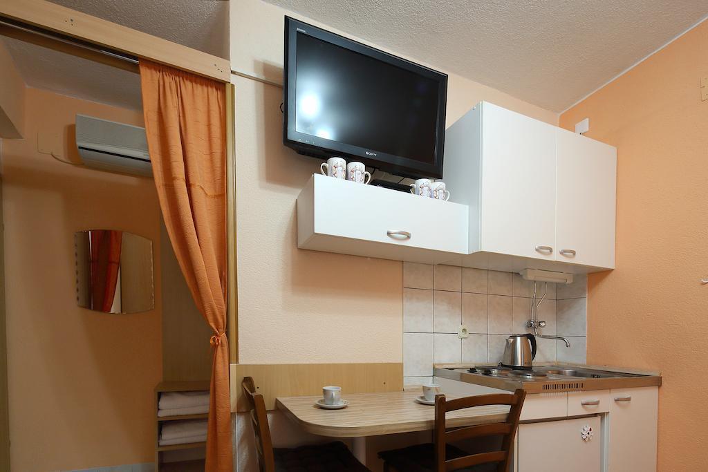 La Familia Apartments Μακάρσκα Δωμάτιο φωτογραφία